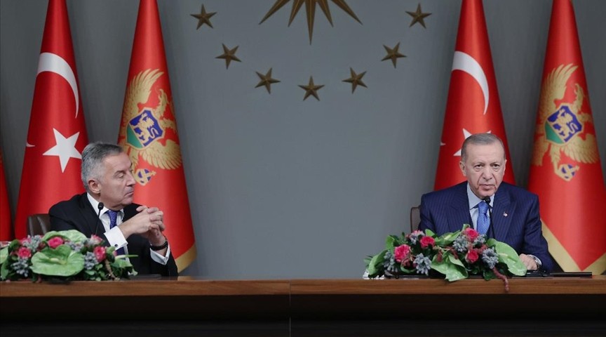 Эрдоган: Турция выступает за полноправное членство Черногории в ЕС