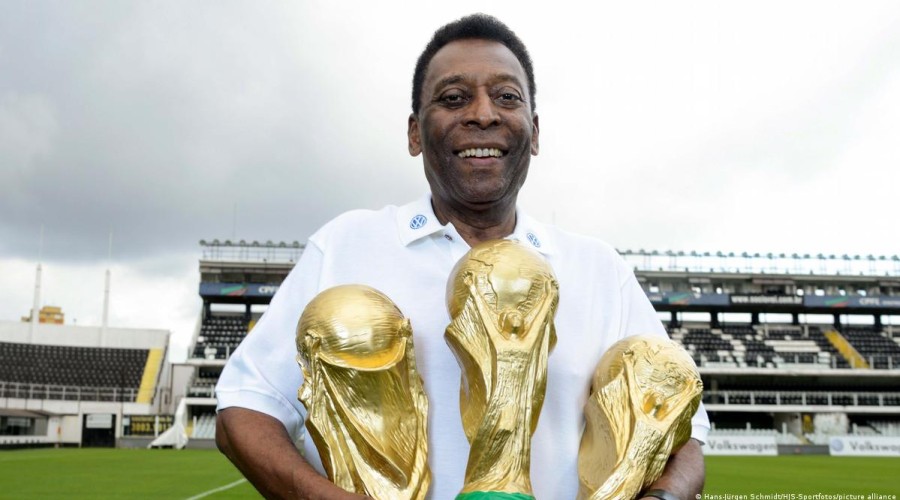 Pele's mother is unaware of her son's death