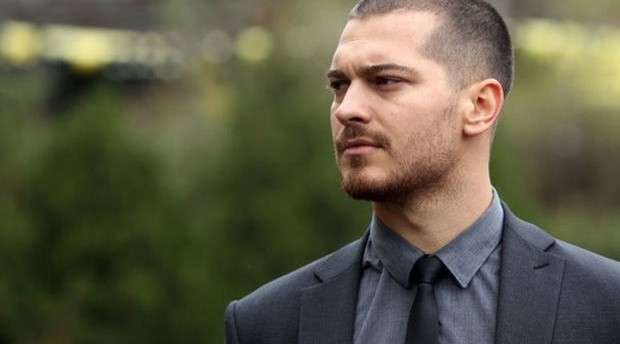 Evlənməyə hazırlaşan Çağatay Ulusoy fantastik məbləğə qayıq alır