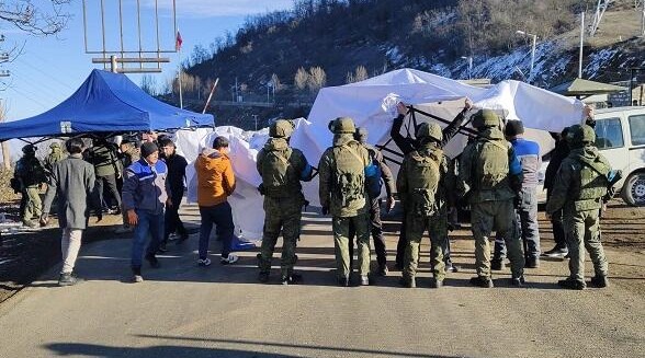 Laçın istiqamətinə sülhməramlıların avtomobili maneəsiz keçib