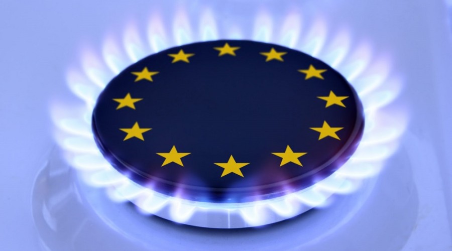 Стоимость газа в Европе установилась в пределах 700 долларов