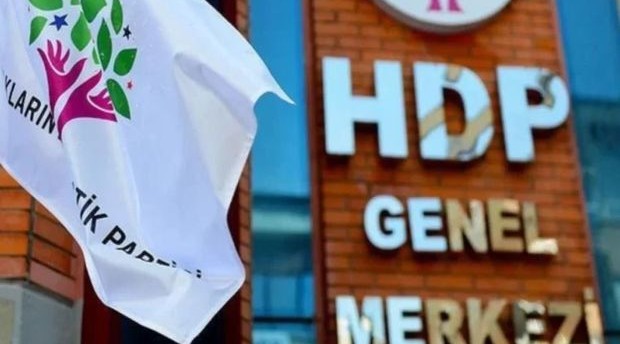 Türkiyədə PKK ilə əlaqələrdə ittiham olunan partiyanın hesabları bloklandı