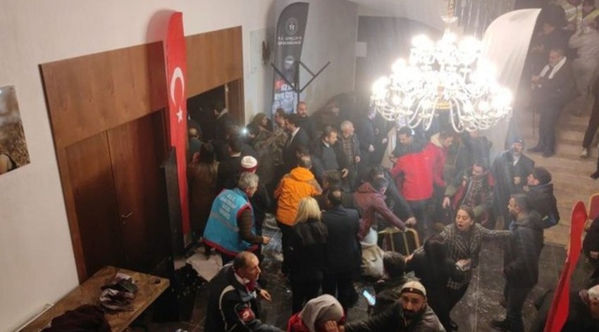 Türkiyədə hotelin damı uçdu, 10 nəfər yaralandı