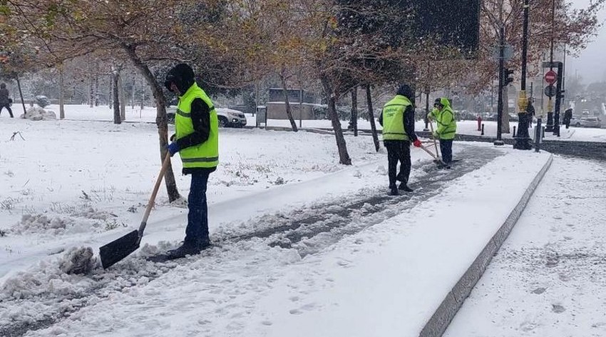 Yollar qardan təmizlənir