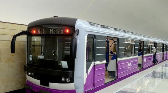 Bakı metrosunda sərnişin öldü