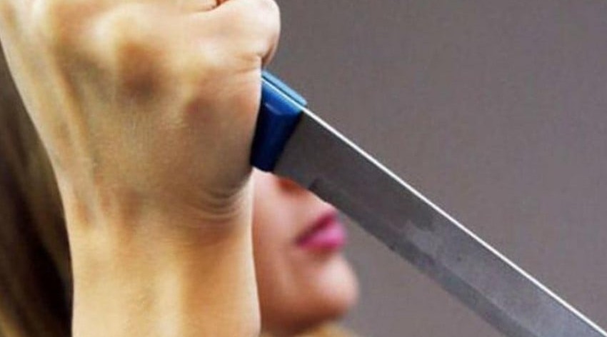Bakıda 31 yaşlı qadın özünə bıçaqla xəsarət yetirib