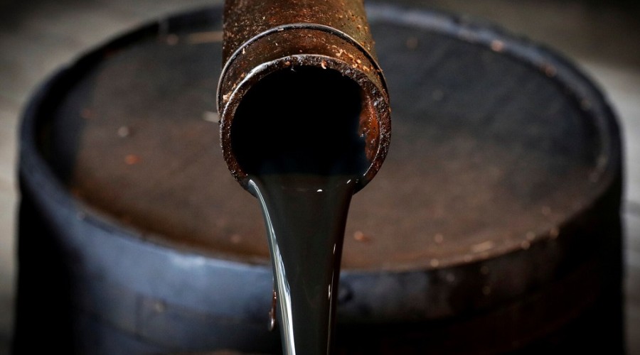 По прогнозам экспертов в следующем году цены на нефть снизятся