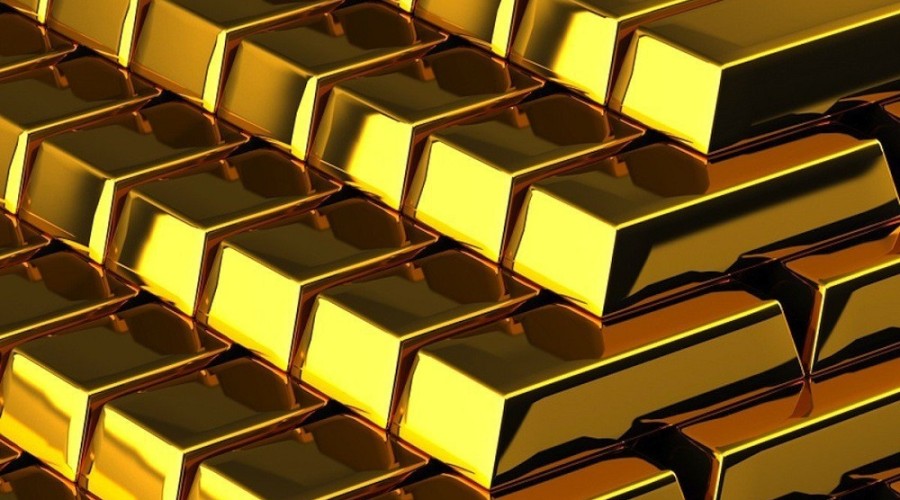Цена на золото незначительно выросла