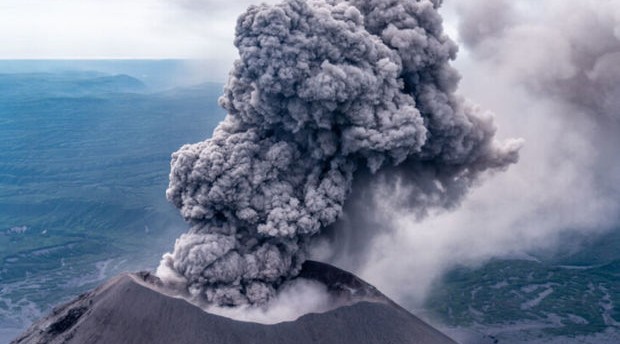 İndoneziyanın ən hündür vulkanı püskürdü - FOTO