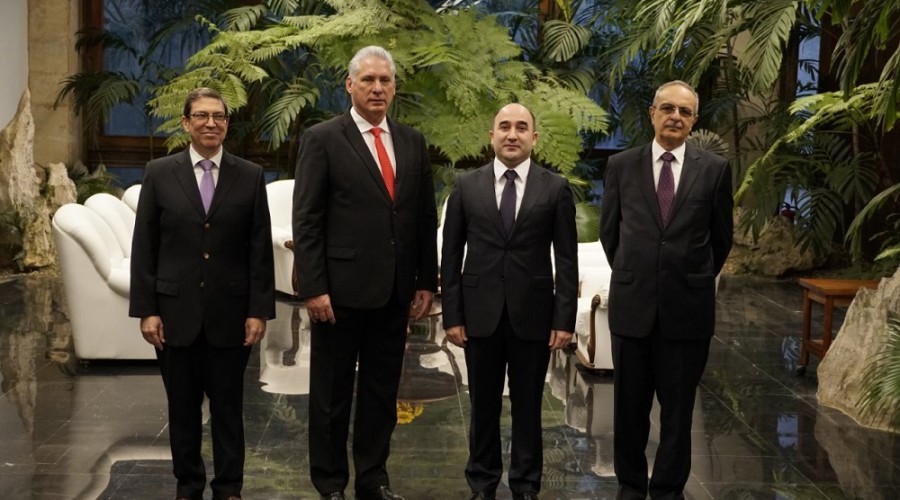 Посол Азербайджана вручил верительные грамоты президенту Кубы