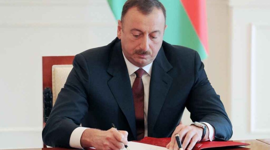 <strong>Президент Азербайджана назначил нового главу ИВ Шамкирского района</strong>