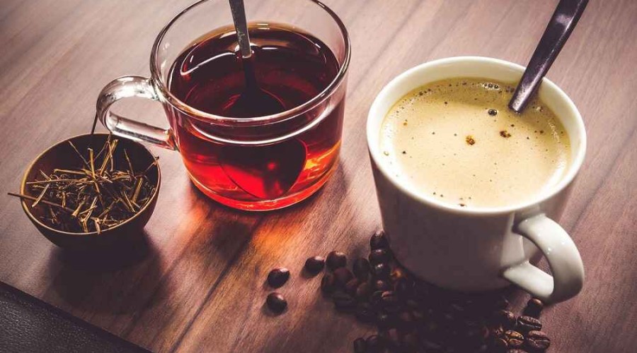 Учёные доказали отсутствие вреда при запивании еды чаем или кофе