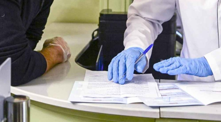 Возбуждено уголовное дело против врачей, выдавших поддельные паспорта о вакцинации