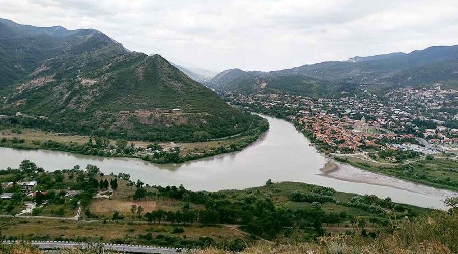 Замминистра назвал причину снижения уровня воды в Куре