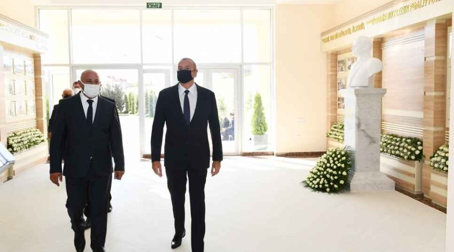 
<strong>Президент Ильхам Алиев ознакомился с условиями, созданными в полной средней школе номер 71 Сабунчинского района - ФОТО</strong>