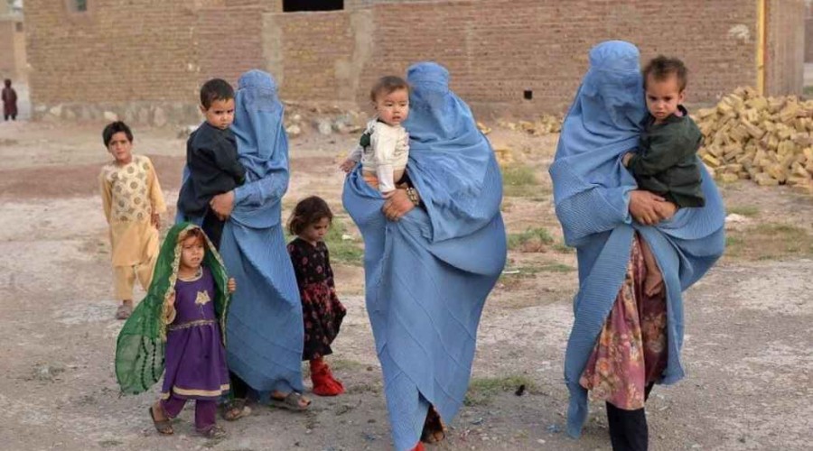 <strong>Дом стал тюрьмой: как живут афганские женщины спустя месяц после захвата власти «Талибаном»</strong>