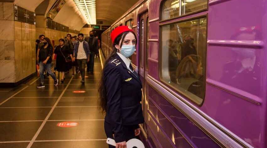 Metro: “Gur saatlarda qatarların hərəkət intervalı 2 dəqiqəyə endirilib”