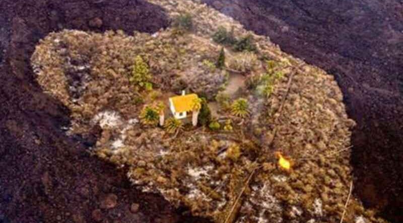 Kanar adalarındakı vulkanda salamat qalan “möcüzə ev”<span style="color:red"> - FOTO</span>