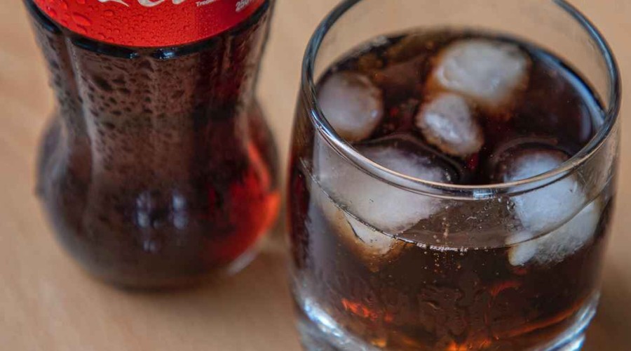 Парень выпил 1,5 литровую бутылку Coca-Cola и умер