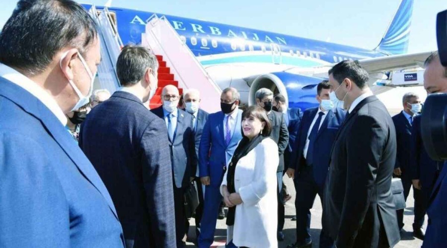 Сахиба Гафара отправилась с официальным визитом в Казахстан