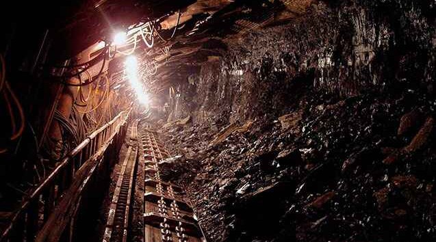 39 miners trapped underground in Canadian mine