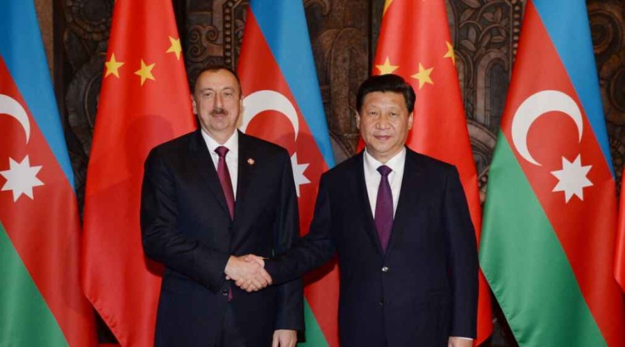 <strong>Президент Азербайджана поздравил Си Цзиньпина</strong>