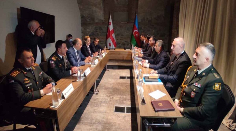 Azerbaijani and Georgian Defense Ministers hold bilateral meeting