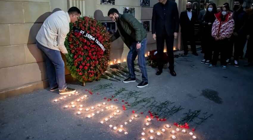 Gürcüstanın Azərbaycandakı səfirliyində dövlət bayrağı endirildi