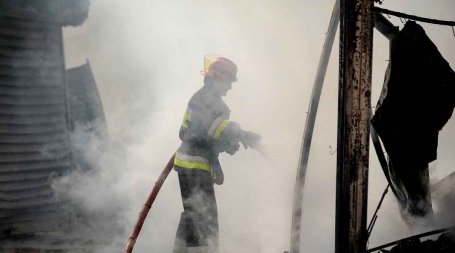 Azerbaijani MES: Fire in trade facilities in Baku covered an area of 300 square meters