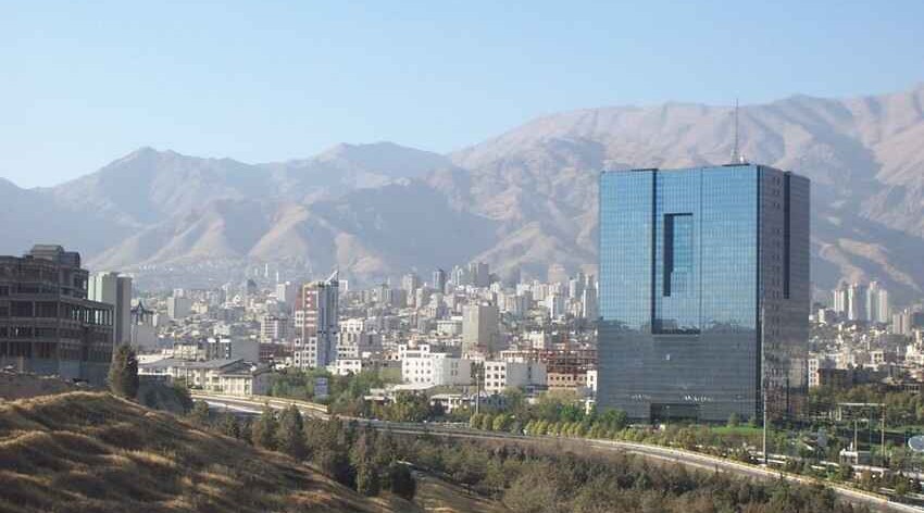İran Mərkəzi Bankının sabiq sədri 10 il azadlıqdan məhrum edildi
