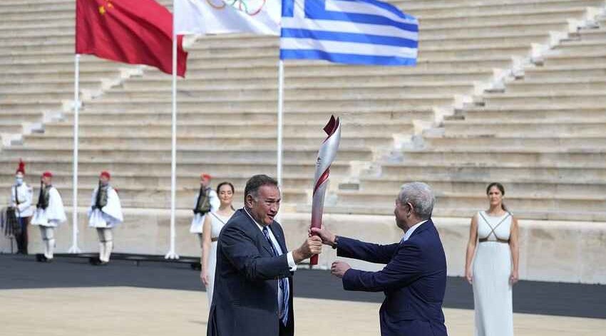 Qış Olimpiya Oyunlarının məşəli təşkilatçılara təhvil verilib