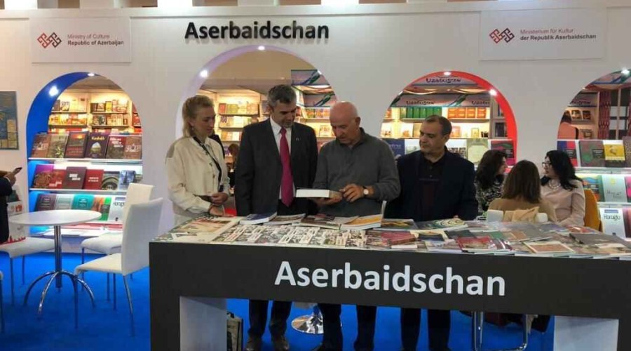 Азербайджан представил стенд на Международной книжной выставке во Франкфурте