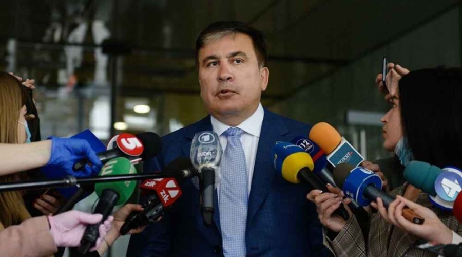 Голодающему в тюрьме Саакашвили оказали медикаментозную помощь