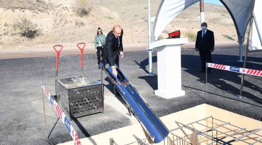 <strong>Президент Азербайджана заложил фундамент автодороги Ханлыг-Губадлы - ФОТО</strong>