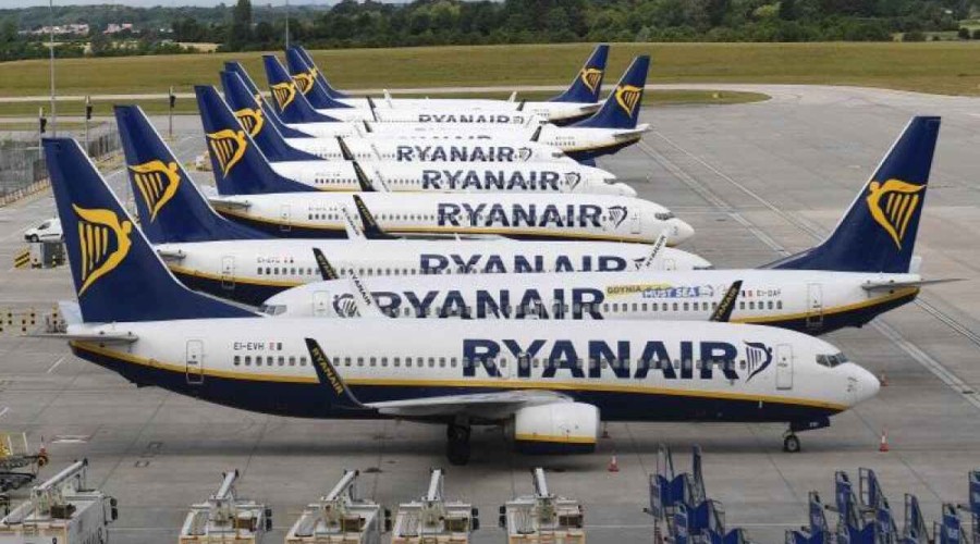 Ryanair's net loss declines to €48 million in H1