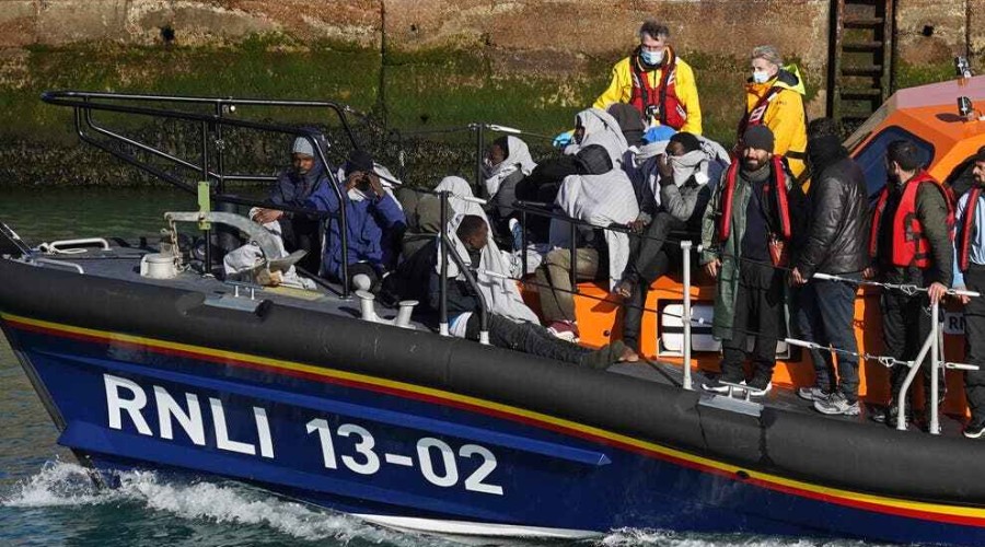 Record 853 migrants cross English Channel in small boats in single day