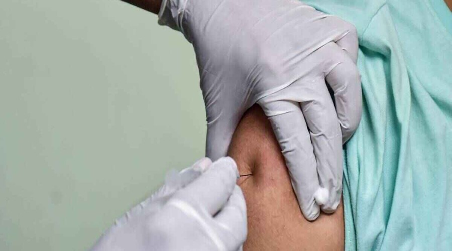 England makes vaccination mandatory for all nurses from next spring
