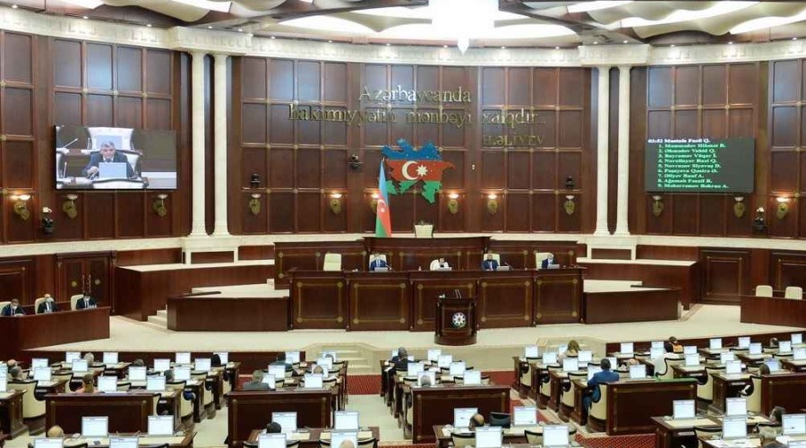 <strong>Парламент Азербайджана принял бюджет ГФСЗ на 2022 год</strong>