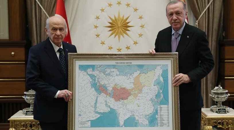 Эрдогану подарили карту «тюркского мира» с российской территорией