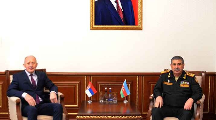 Министр обороны встретился с новоназначенным послом Сербии в Азербайджане