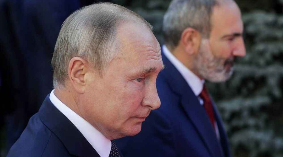 <strong>Путин и Пашинян обсудили ситуацию вокруг Нагорного Карабаха</strong>