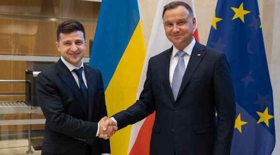 Ukrainian, Polish presidents discuss hybrid attack on their countries