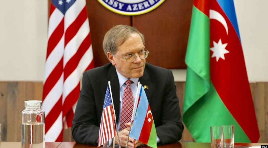 Посол США о борьбе с насилием в отношении женщин в Азербайджане