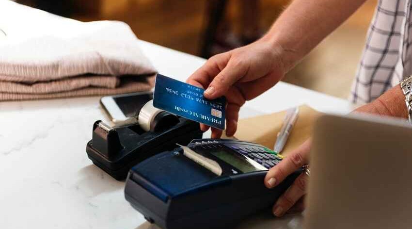 Foreigners’ operations via bank cards in Azerbaijan quintuple