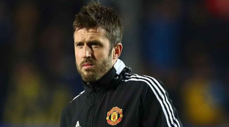 Michael Carrick announces his departure from Manchester United