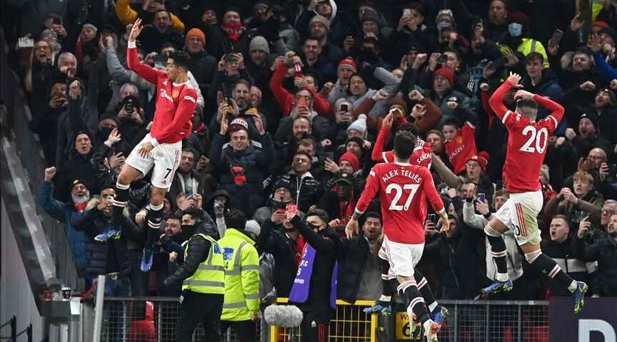 Manchester United defeat Arsenal as Ronaldo passes 800-goal mark