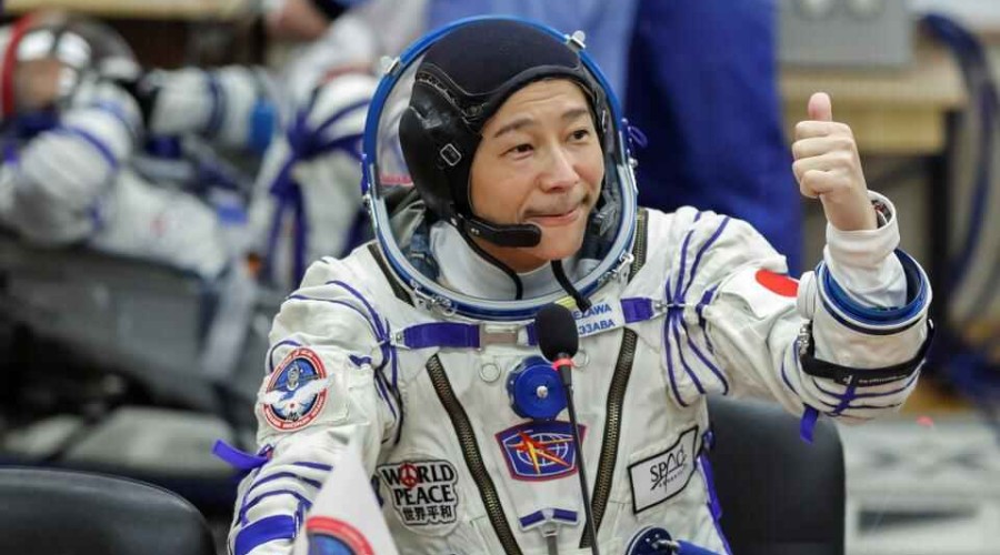 Japanese billionaire takes off for International Space Station