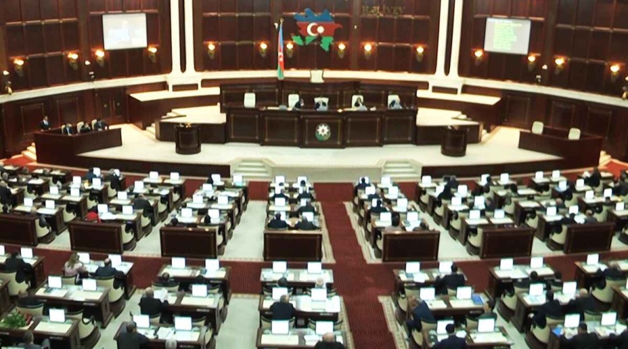 Azerbaijani parliament discussing new bill on media