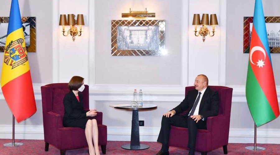 <strong>Президент Ильхам Алиев встретился с главой Молдовы - ФОТО</strong>
