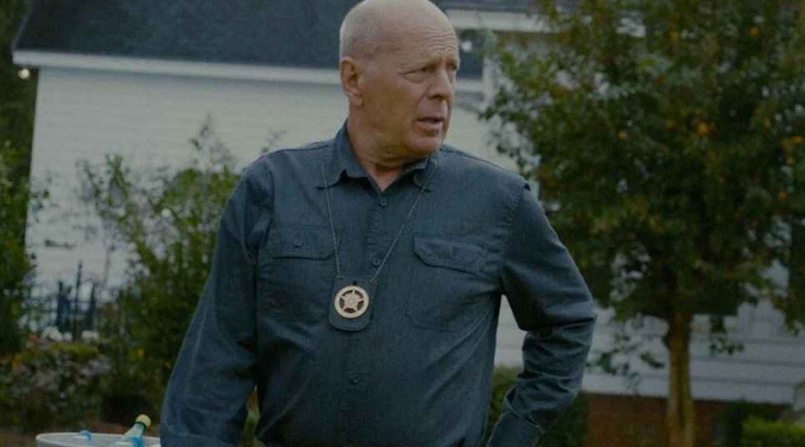 Шериф Брюс Уиллис отстреливается от целой банды в трейлере боевика «Американская осада» <span style="color:red">- ВИДЕО</span>